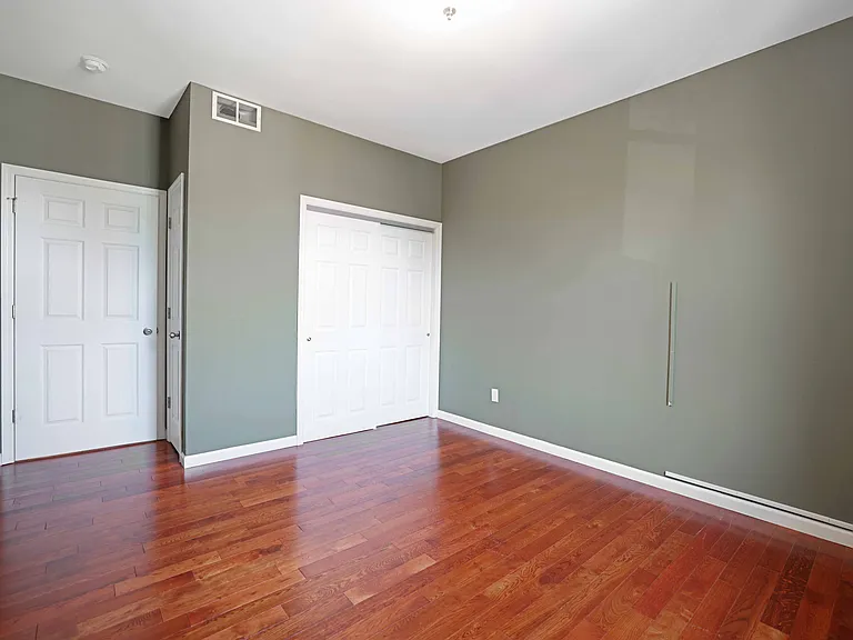 5200-5208 Wilson Ave #5204 — Photo 19