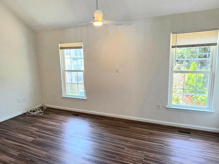 6008 Raina Dr — Photo 15