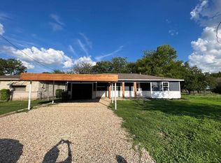 509 S Main St, West, TX 76691