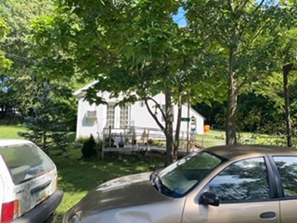 1st image of 3792 Avalon Dr NE