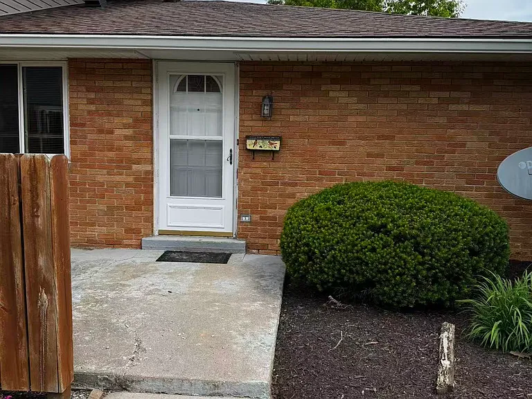 1652 Mars Hill Dr — Photo 1