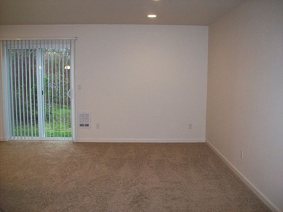 4th image of 5743 Fallbrook Ln APT 101