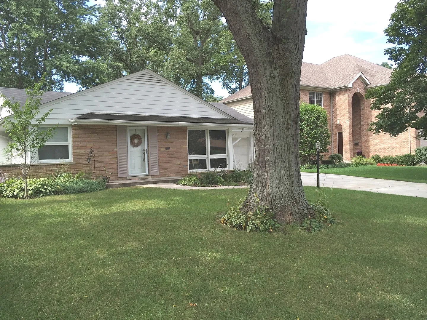 1138 Oxford Rd photo 1
