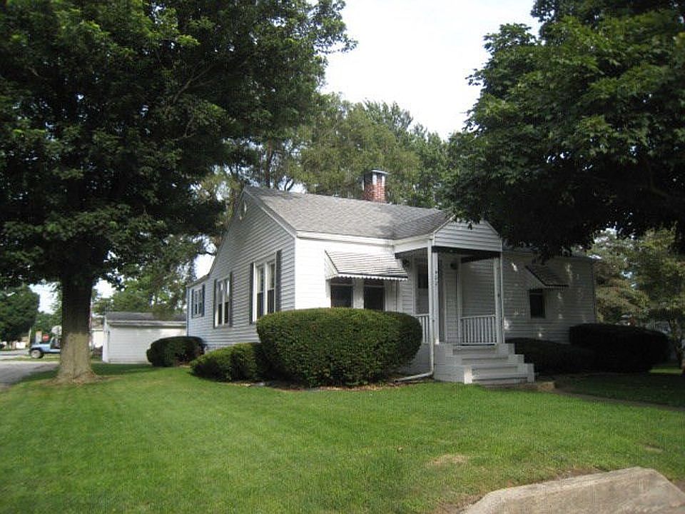 1st image of 402 S Oakwood St