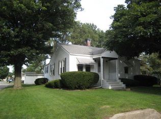402 S Oakwood St, Oakwood, IL 61858