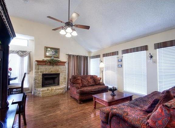 3rd image of 2219 Turf Club Dr