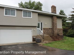 1418 Oak Leaf Ln, Burnsville, MN 55337