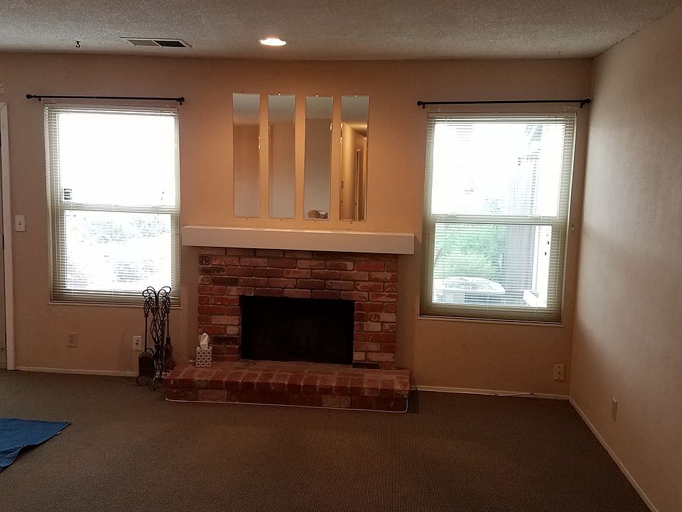 Living Room w/Fireplace