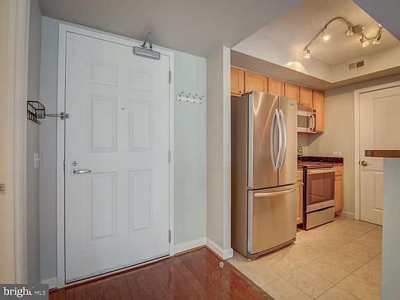 3rd image of 880 N Pollard St APT 701