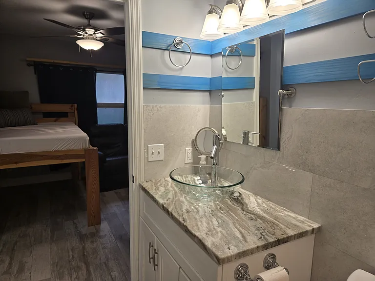 410 N Federal Hwy — Photo 18