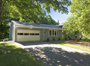 4013 Thrushwood Ln, Minnetonka, MN 55345