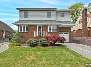 2147 Mackay Ave, Fort Lee, NJ 07024