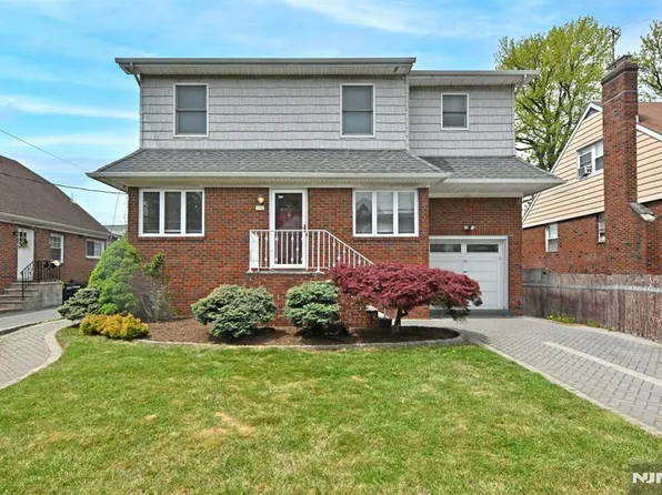 2147 Mackay Ave, Fort Lee, NJ 07024