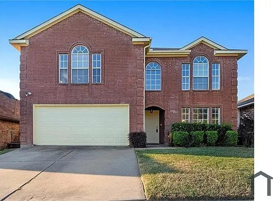 813 Silverbrook Dr — Photo 2