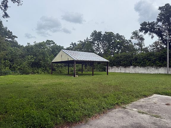 4th image of 15314 Indian Head Dr