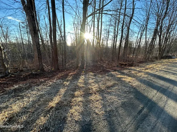 0 Old Abbey Ln, Becket, MA 01223