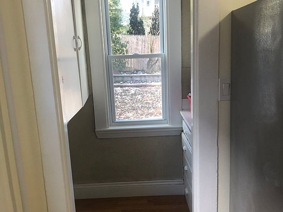 4th image of 63 Boylston St Unit 1
