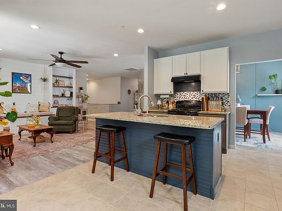 3rd image of 46105 Seabiscuit Ct