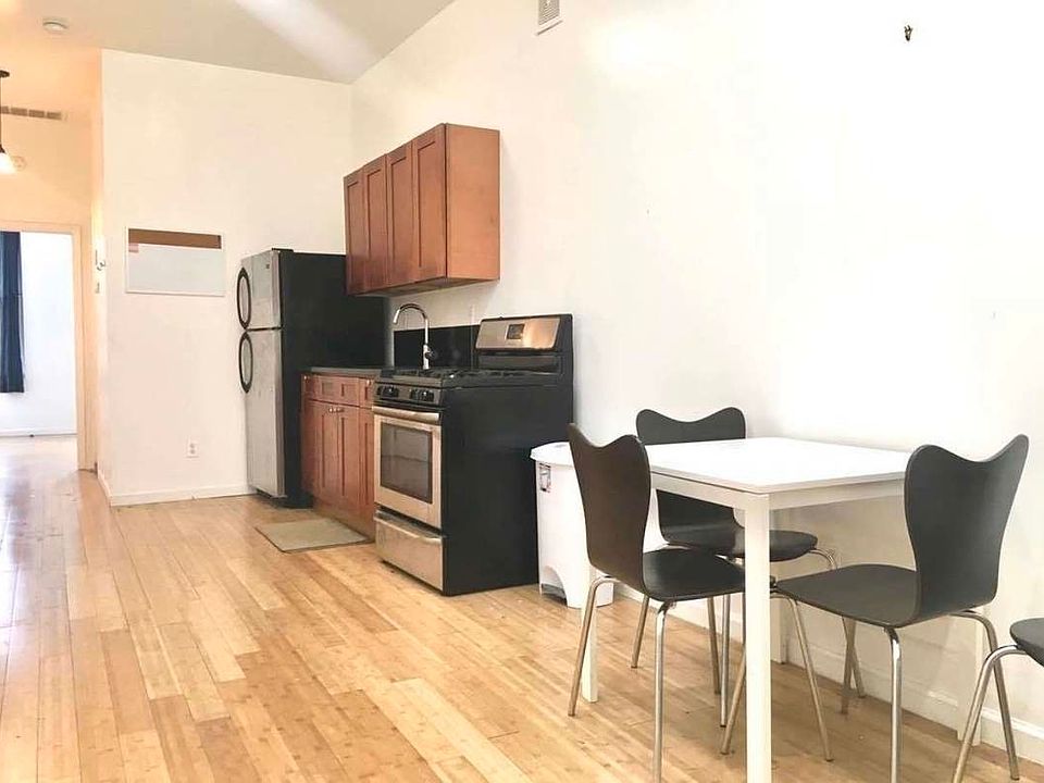 1st image of 94 Moore St #3D