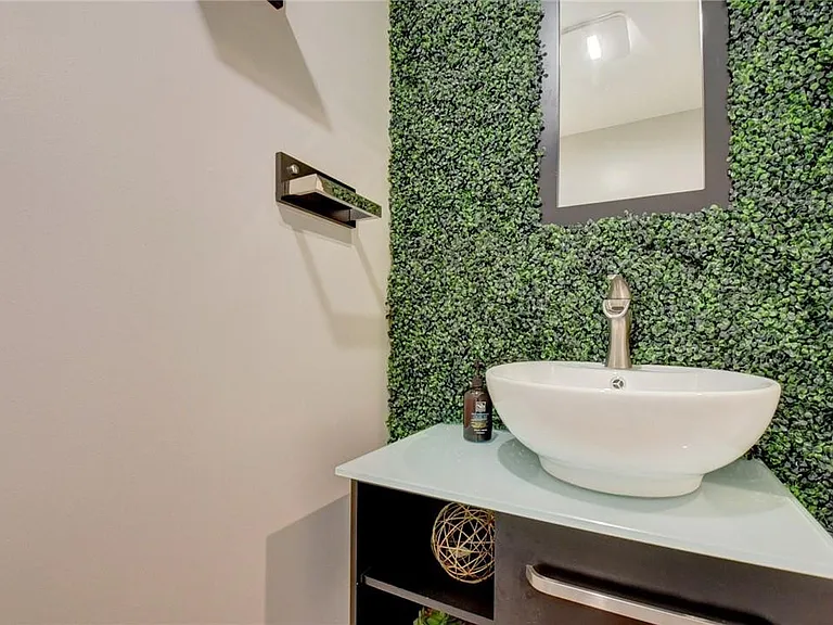 246 Avenue L — Photo 24