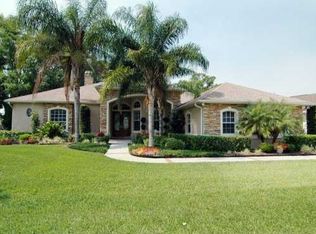 1215 Oxbridge Dr, Lutz, FL 33549