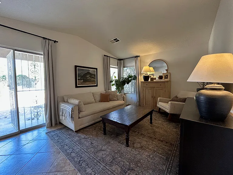 2524 Stallion Ct — Photo 6