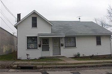 2nd image of 840 W Pershing St