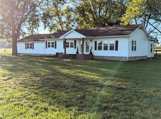 17462 E Tally Bend Rd, Nevada, MO 64772