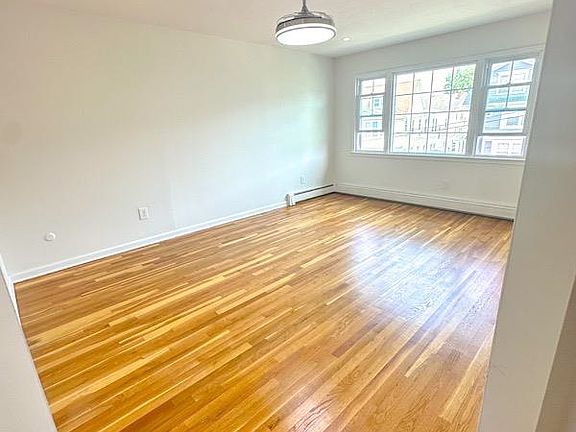 2nd image of 119 Melrose Ave Floor 2