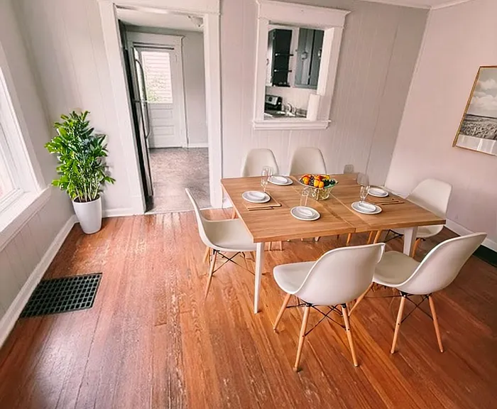 21 Fairbanks St NE — Photo 2