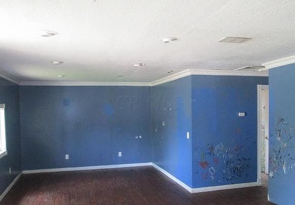 4th image of 1301 Maple Park Dr