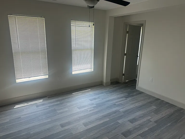 1149 La Salle St — Photo 13
