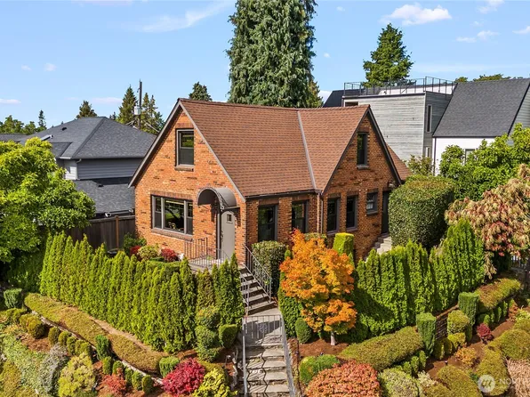 2355 45th Avenue SW, Seattle, WA 98116