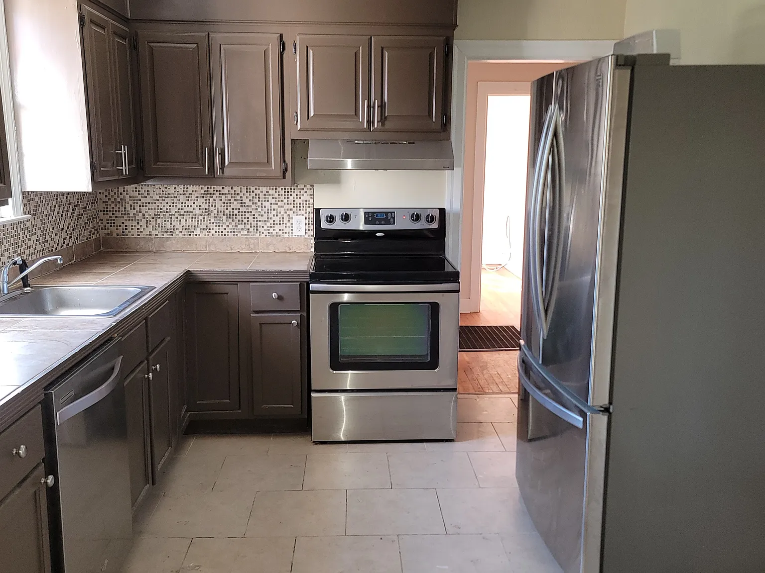 3 bed, 1200 sqft, $1,600 — Photo 4
