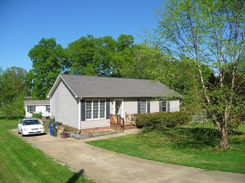 1st image of 528 W Main St