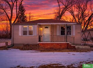 6923 N 60th St, Omaha, NE 68152