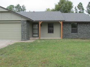 838 W 24th St N, Claremore, OK 74017