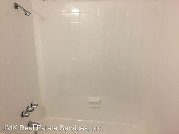 4th image of 4309 W 135th St APT B