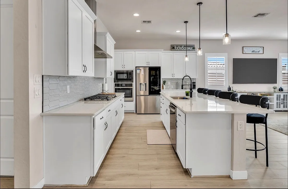Building Photo - 748 S 176th Ave