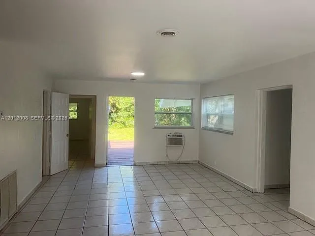 4548 SW 33rd Ave #M — Photo 11