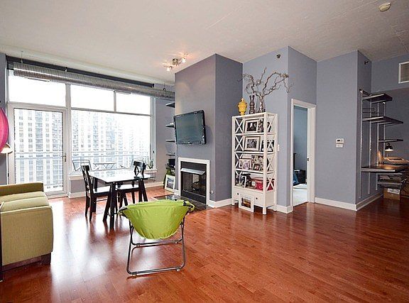 2nd image of 1305 S Michigan Ave APT 1211
