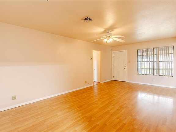 5th image of 4326 Devon Dr