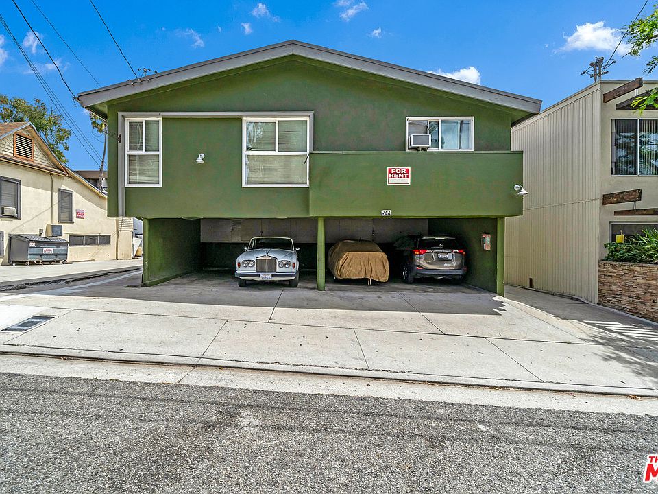 1st image of 944 N San Vicente Blvd