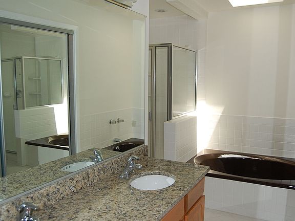 4th image of 3101 Beechwood Ln