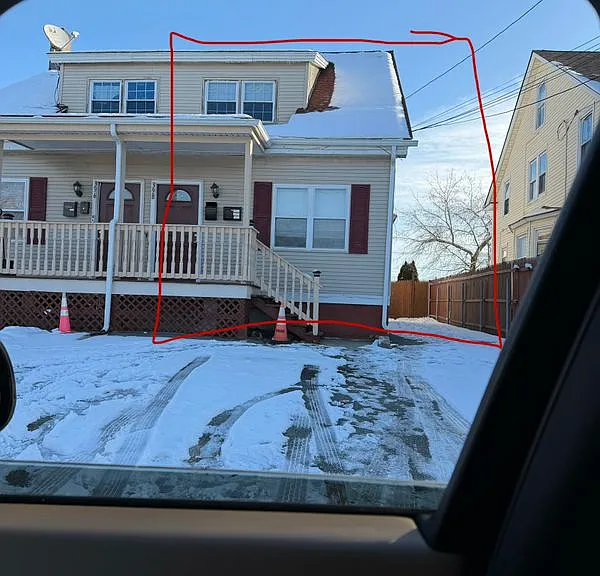 398 Wellington Ave — Photo 2