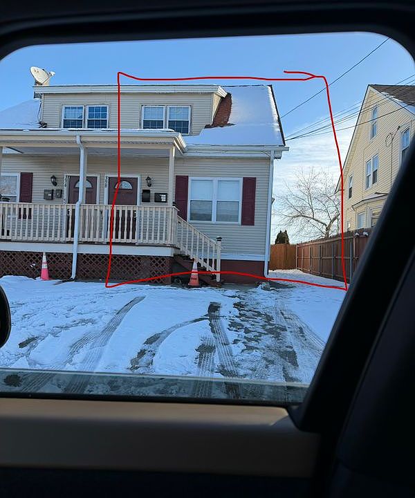 2nd image of 398 Wellington Ave