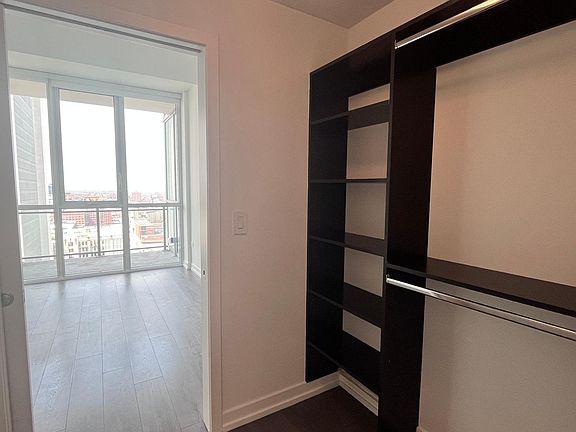 2nd image of 600 N Hudson Ave #1