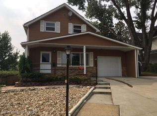 939 4th Ave E, Dickinson, ND 58601
