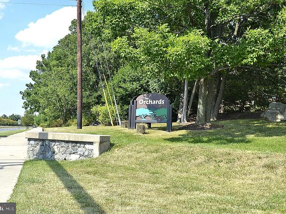 4th image of 27 Orchard Dr