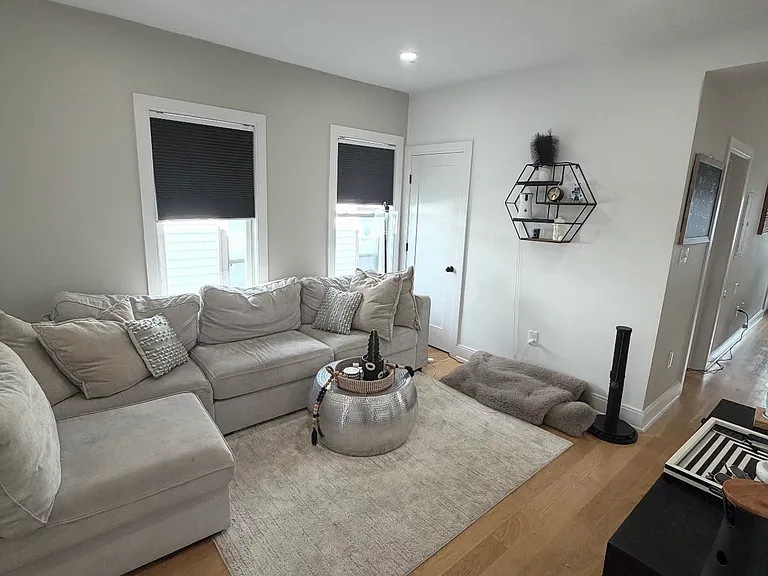 311 Lexington St #3 — Photo 4